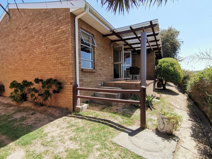 2 Bedroom Property for Sale in Oakglen Western Cape